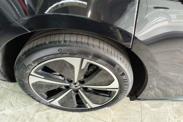Used Nio ET5T 2025 75 kWh Touring Right Rear Wheel Hub