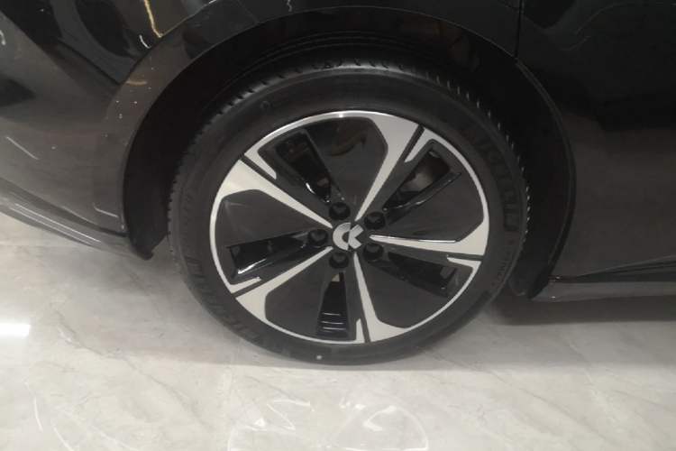 Used Nio ET5T 2025 75 kWh Touring Right Rear Wheel Hub