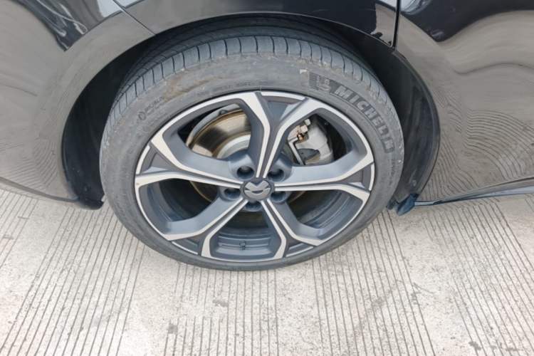Used Nio ET5T 2025 75 kWh Touring Right Rear Wheel Hub