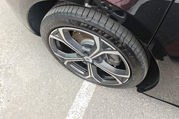 Used Nio ET5T 2025 75 kWh Touring Right Rear Wheel Hub