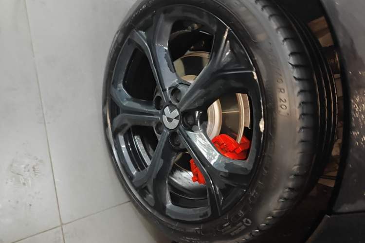 Used Nio ET5T 2025 75 kWh Touring Right Rear Wheel Hub
