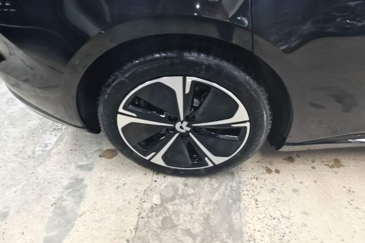 Used Nio ET5T 2025 75 kWh Touring Right Rear Wheel Hub