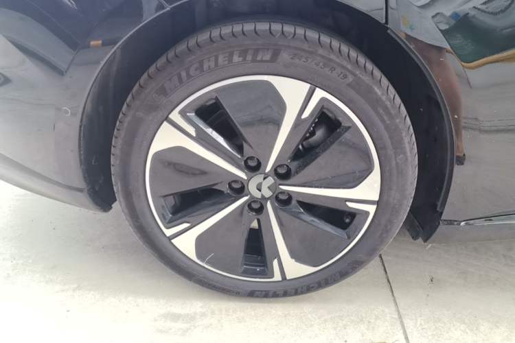 Used Nio ET5T 2025 75 kWh Touring Right Rear Wheel Hub