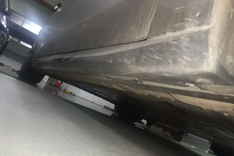 Used Nio ET5T 2025 75 kWh Touring Right Side Sill