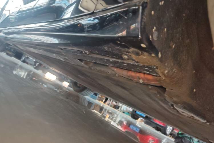 Used Nio ET5T 2025 75 kWh Touring Right Side Sill
