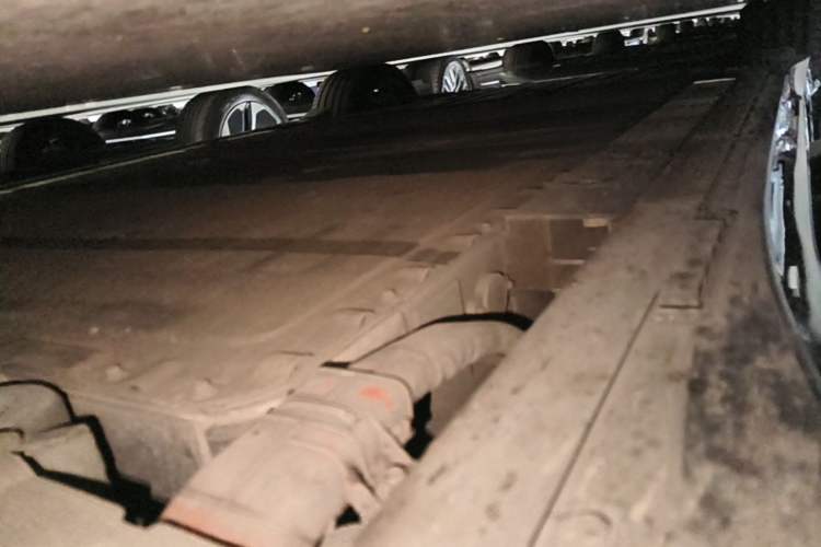 Used Nio ET5T 2025 75 kWh Touring Right Side Sill
