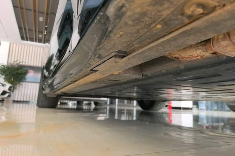 Used Nio ET5T 2025 75 kWh Touring Right Side Sill