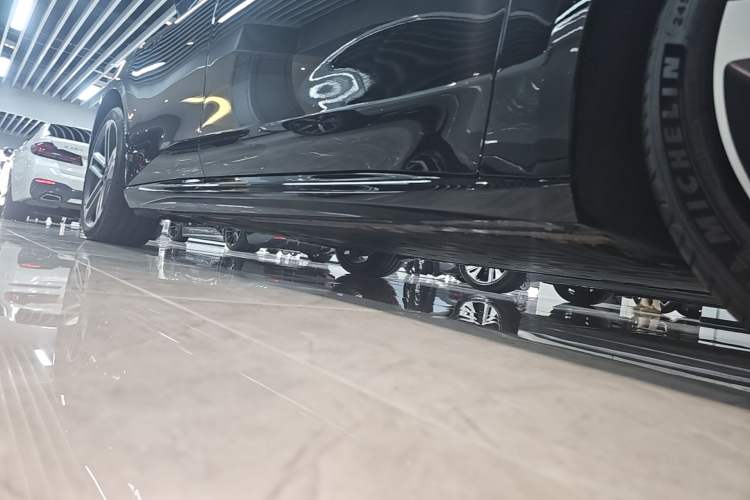 Used Nio ET5T 2025 Model Champion Commemorative Edition, 100kWh Touring Right Side Sill