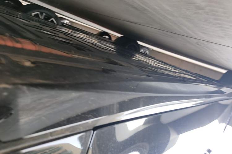 Used Nio ET5T 2025 75 kWh Touring Right Side Sill