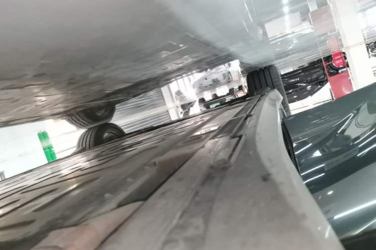 Used Nio ET5T 2025 75 kWh Touring Right Side Sill