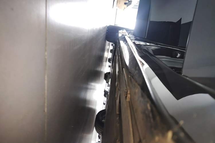 Used Nio ET5T 2025 75 kWh Touring Right Side Sill