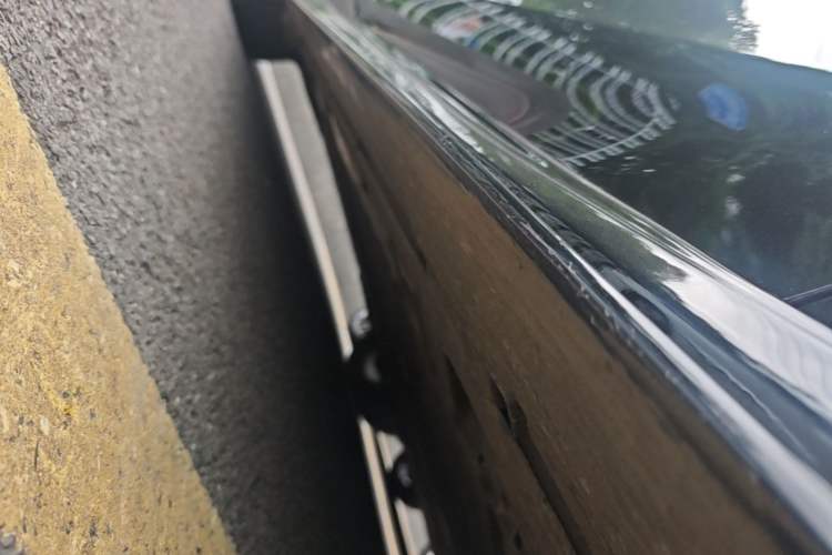 Used Nio ET5T 2025 100kWh Touring Right Side Sill
