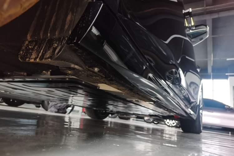 Used Nio ET5T 2025 75 kWh Touring Right Side Sill