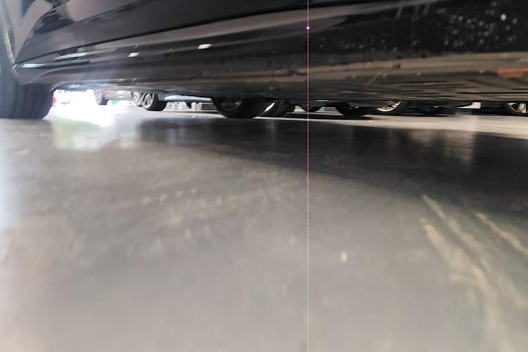 Used Nio ET5T 2025 75 kWh Touring Right Side Sill