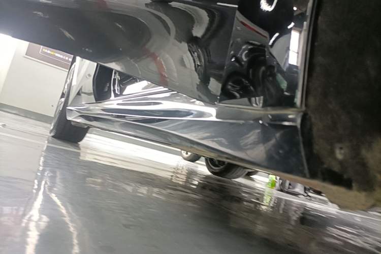 Used Nio ET5T 2025 75 kWh Touring Right Side Sill