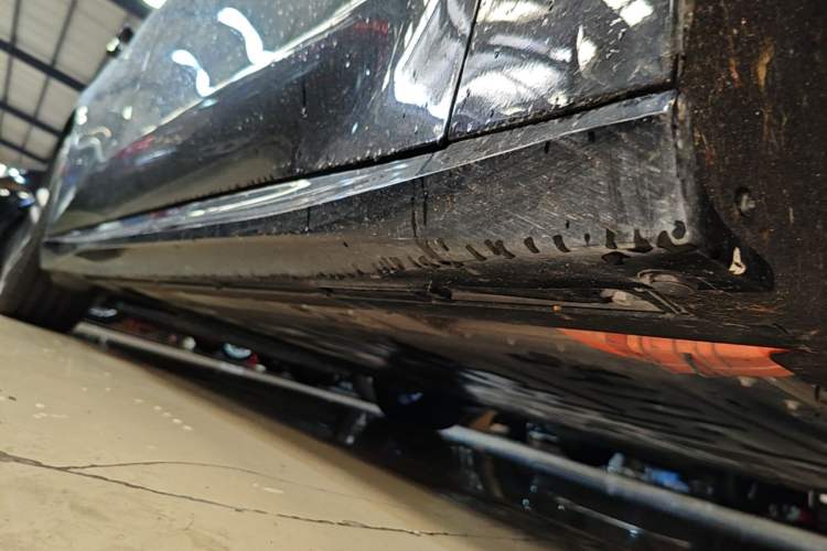 Used Nio ET5T 2025 Model Champion Commemorative Edition, 75kWh Touring Right Side Sill