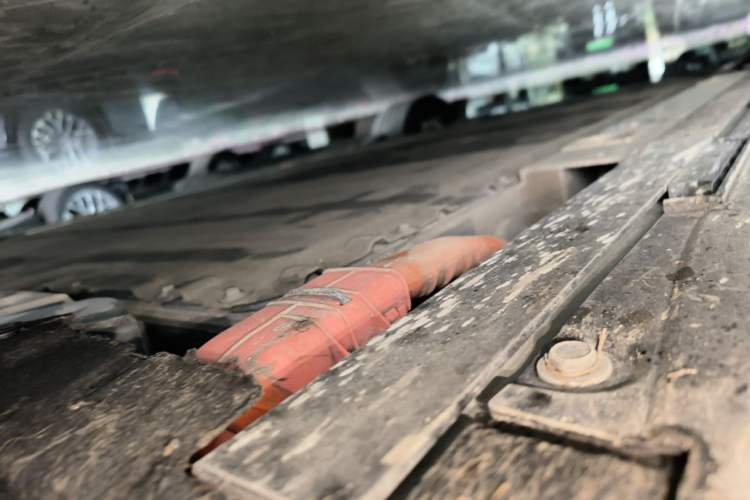 Used Nio ET5T 2025 75 kWh Touring Right Side Sill