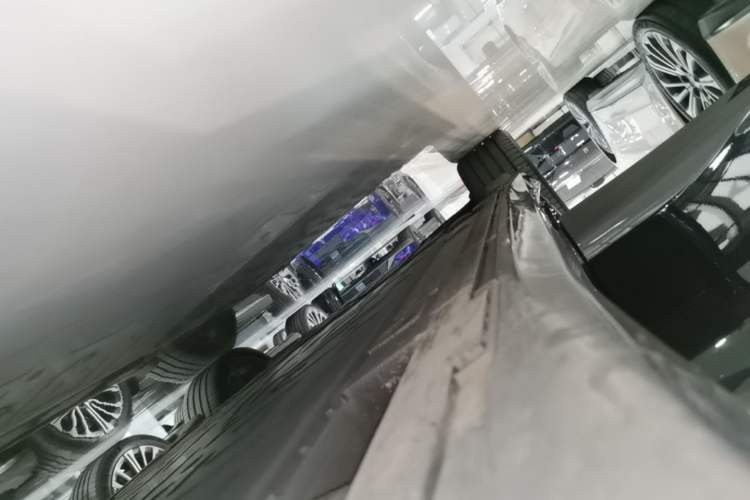 Used Nio ET5T 2025 75 kWh Touring Right Side Sill