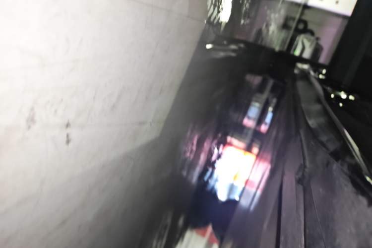 Used Nio ET5T 2025 75 kWh Touring Right Side Sill