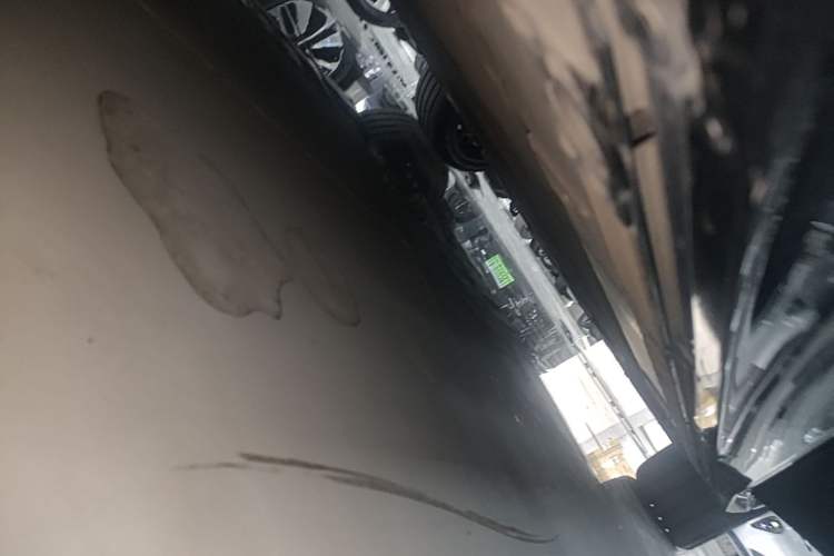 Used Nio ET5T 2025 75 kWh Touring Right Side Sill