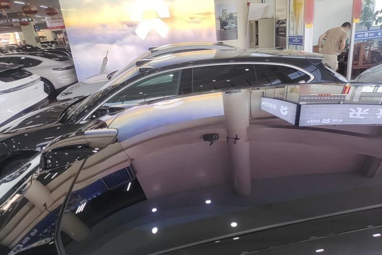 Used Nio ET5T 2025 75 kWh Touring Roof