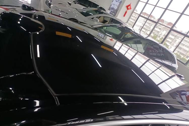 Used Nio ET5T 2025 75 kWh Touring Roof