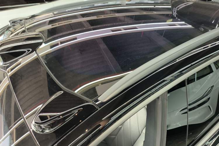 Used Nio ET5T 2025 75 kWh Touring Roof
