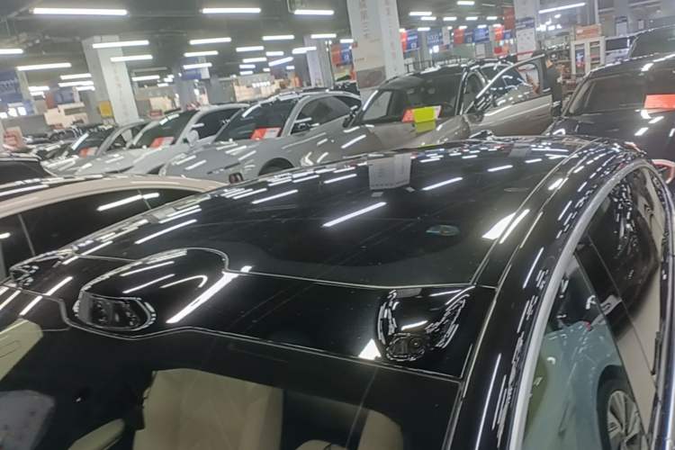Used Nio ET5T 2025 75 kWh Touring Roof