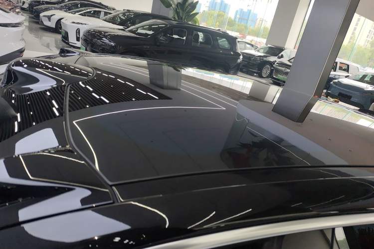 Used Nio ET5T 2025 75 kWh Touring Roof