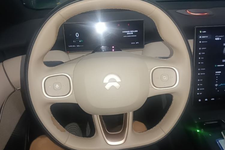Used Nio ET5T 2025 75 kWh Touring Steering Wheel