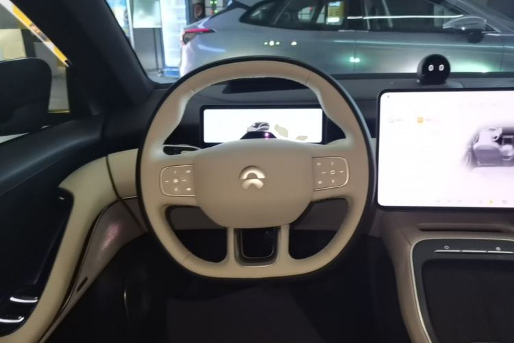 Used Nio ET5T 2025 75 kWh Touring Steering Wheel