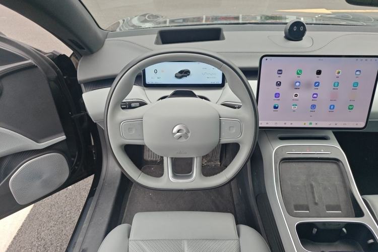Used Nio ET5T 2025 75 kWh Touring Steering Wheel