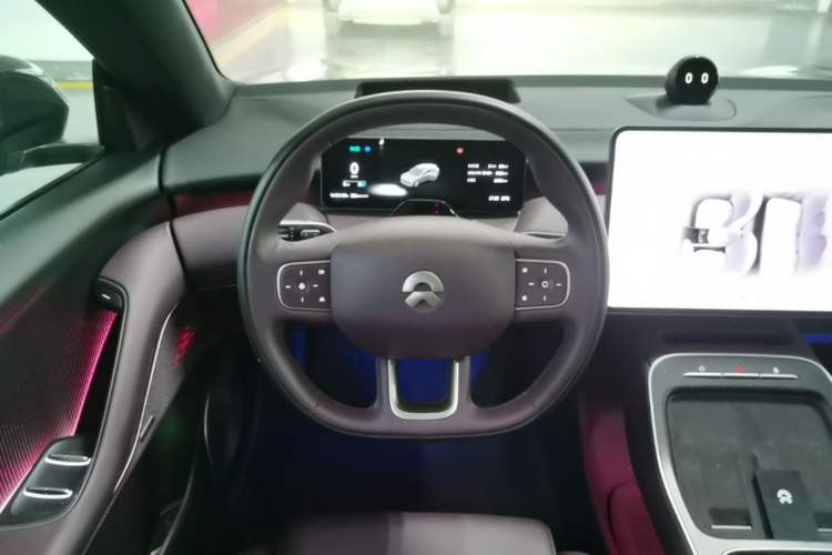 Used Nio ET5T 2025 75 kWh Touring Steering Wheel