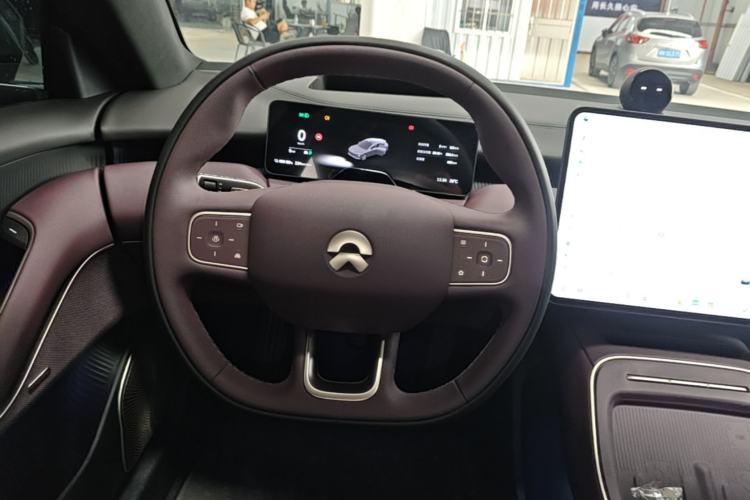 Used Nio ET5T 2025 75 kWh Touring Steering Wheel