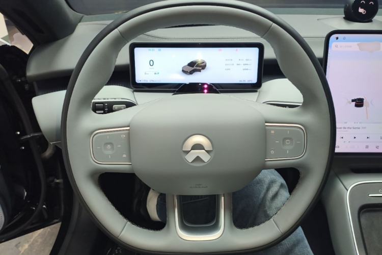 Used Nio ET5T 2025 75 kWh Touring Steering Wheel