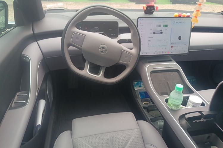 Used Nio ET5T 2025 75 kWh Touring Steering Wheel