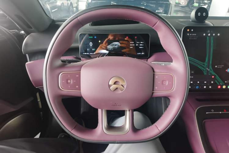 Used Nio ET5T 2025 75 kWh Touring Steering Wheel