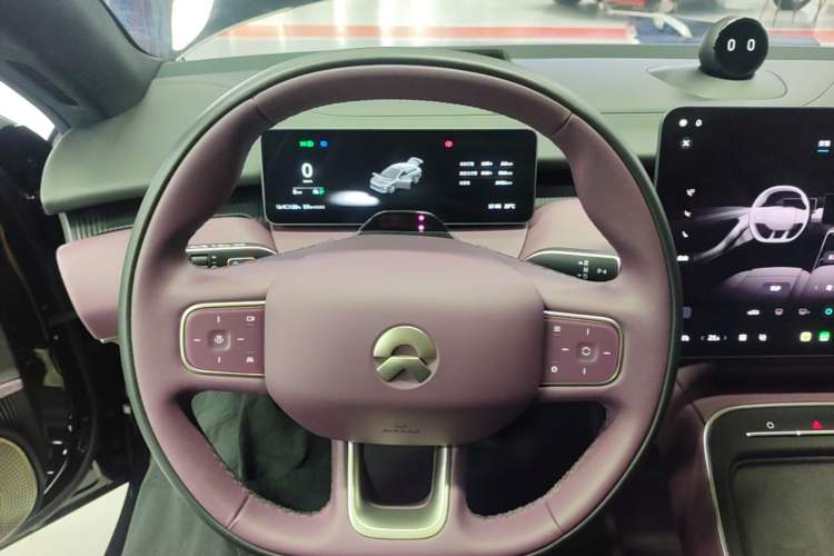 Used Nio ET5T 2025 75 kWh Touring Steering Wheel