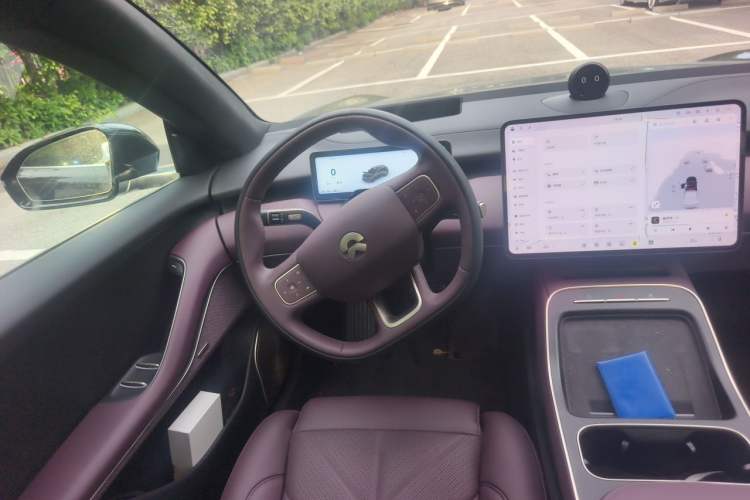 Used Nio ET5T 2025 75 kWh Touring Steering Wheel