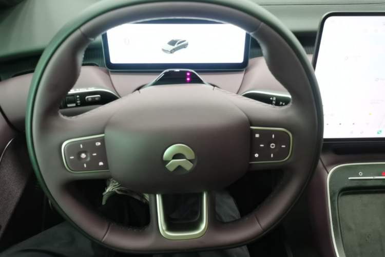 Used Nio ET5T 2025 75 kWh Touring Steering Wheel