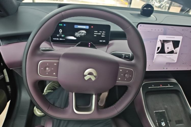 Used Nio ET5T 2025 75 kWh Touring Steering Wheel