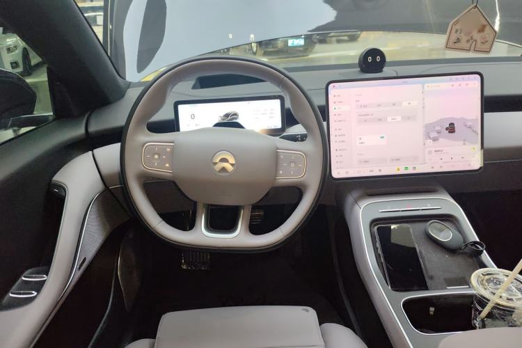 Used Nio ET5T 2025 75 kWh Touring Steering Wheel