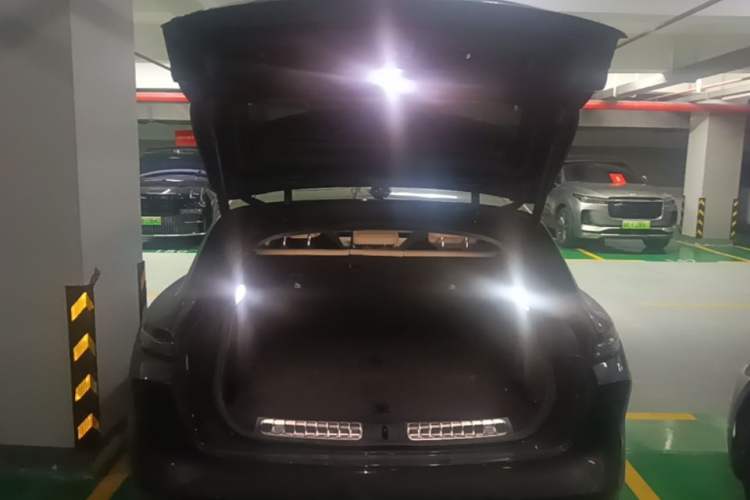 Used Nio ET5T 2025 75 kWh Touring Trunk