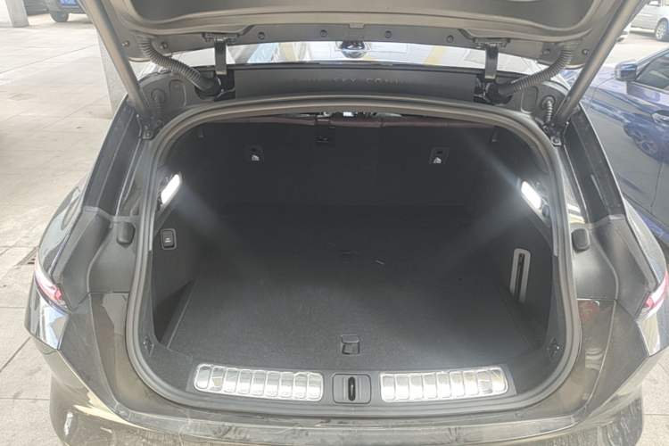 Used Nio ET5T 2025 100kWh Touring Trunk