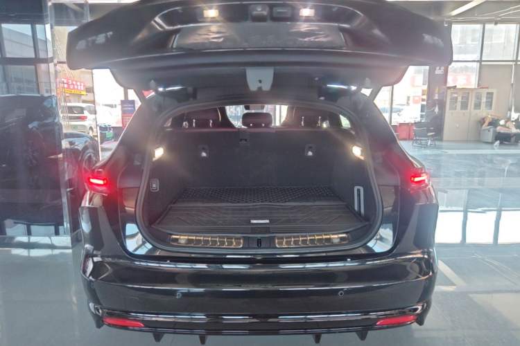 Used Nio ET5T 2025 75 kWh Touring Trunk