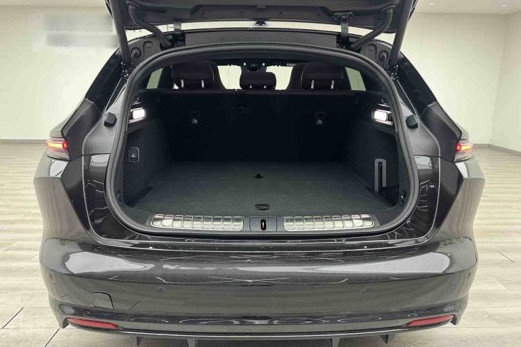 Used Nio ET5T 2025 75 kWh Touring Trunk