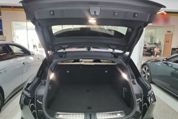 Used Nio ET5T 2025 75 kWh Touring Trunk