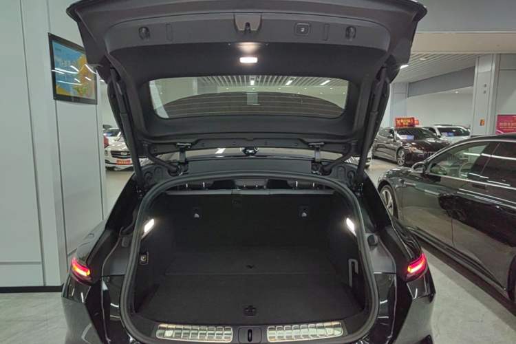 Used Nio ET5T 2025 75 kWh Touring Trunk