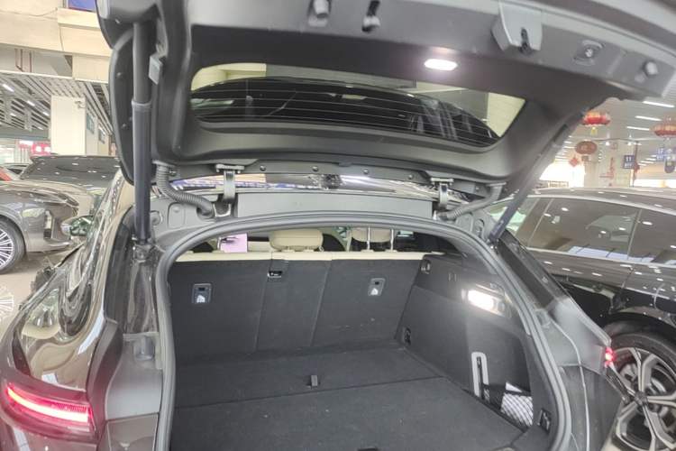 Used Nio ET5T 2025 75 kWh Touring Trunk