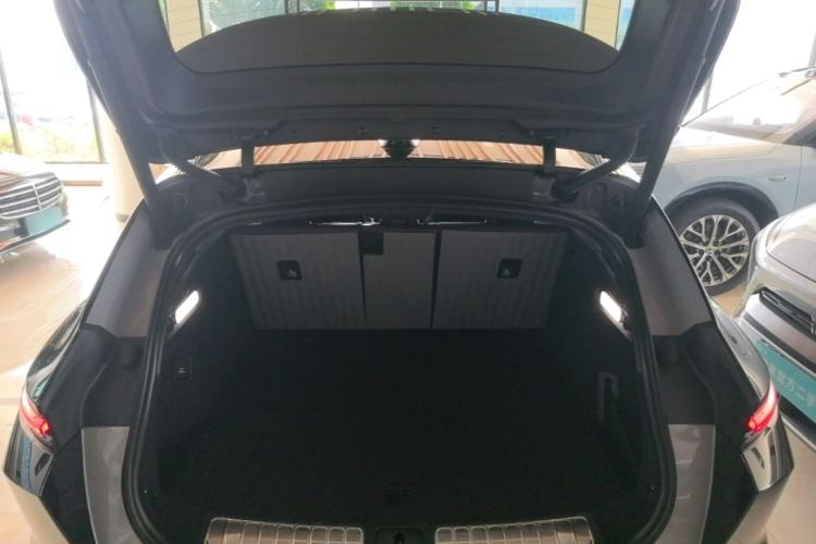 Used Nio ET5T 2025 75 kWh Touring Trunk